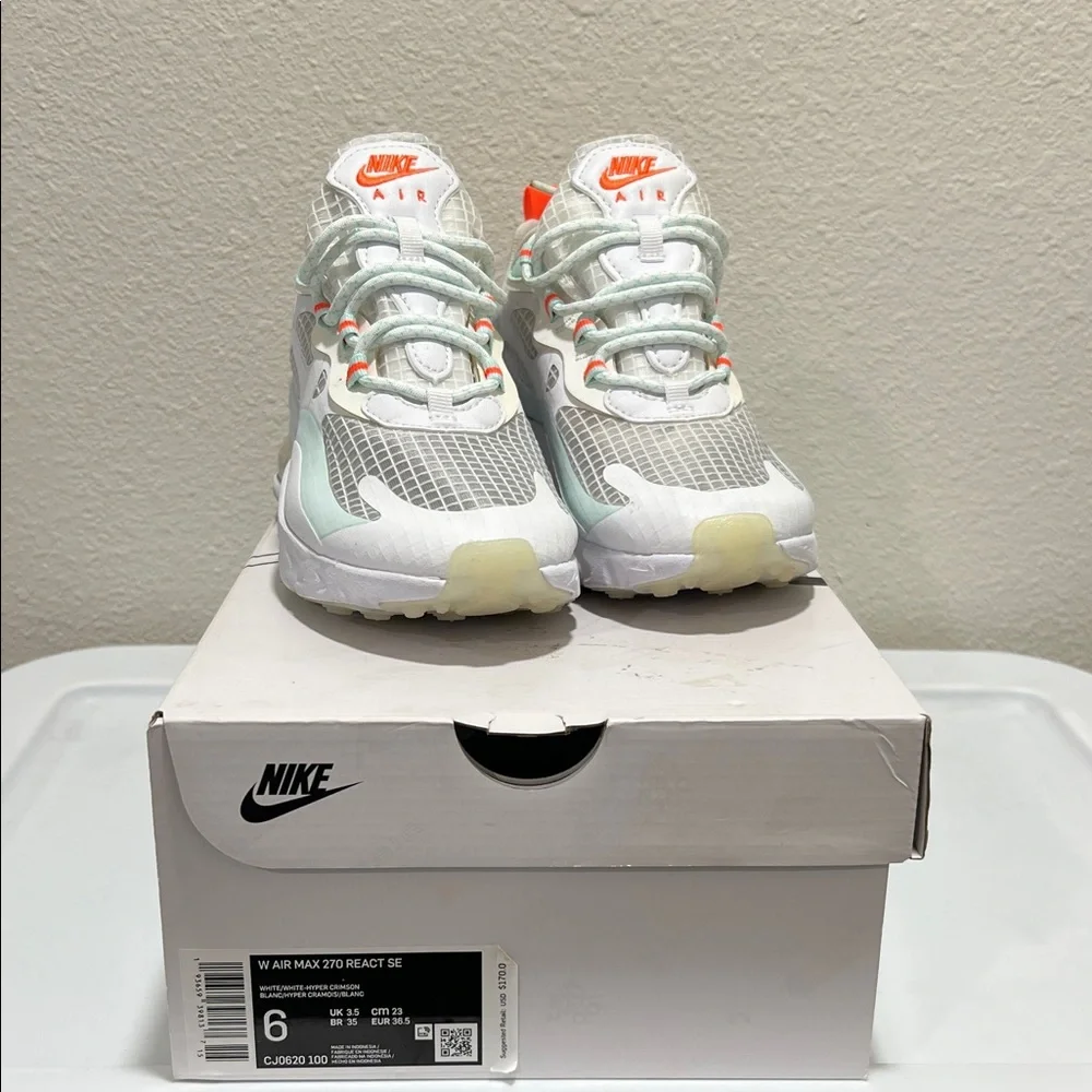 NEW-Nike W Air Max 270 React SE (Women's) size 6